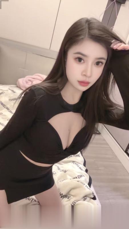 天然大胸美少妇